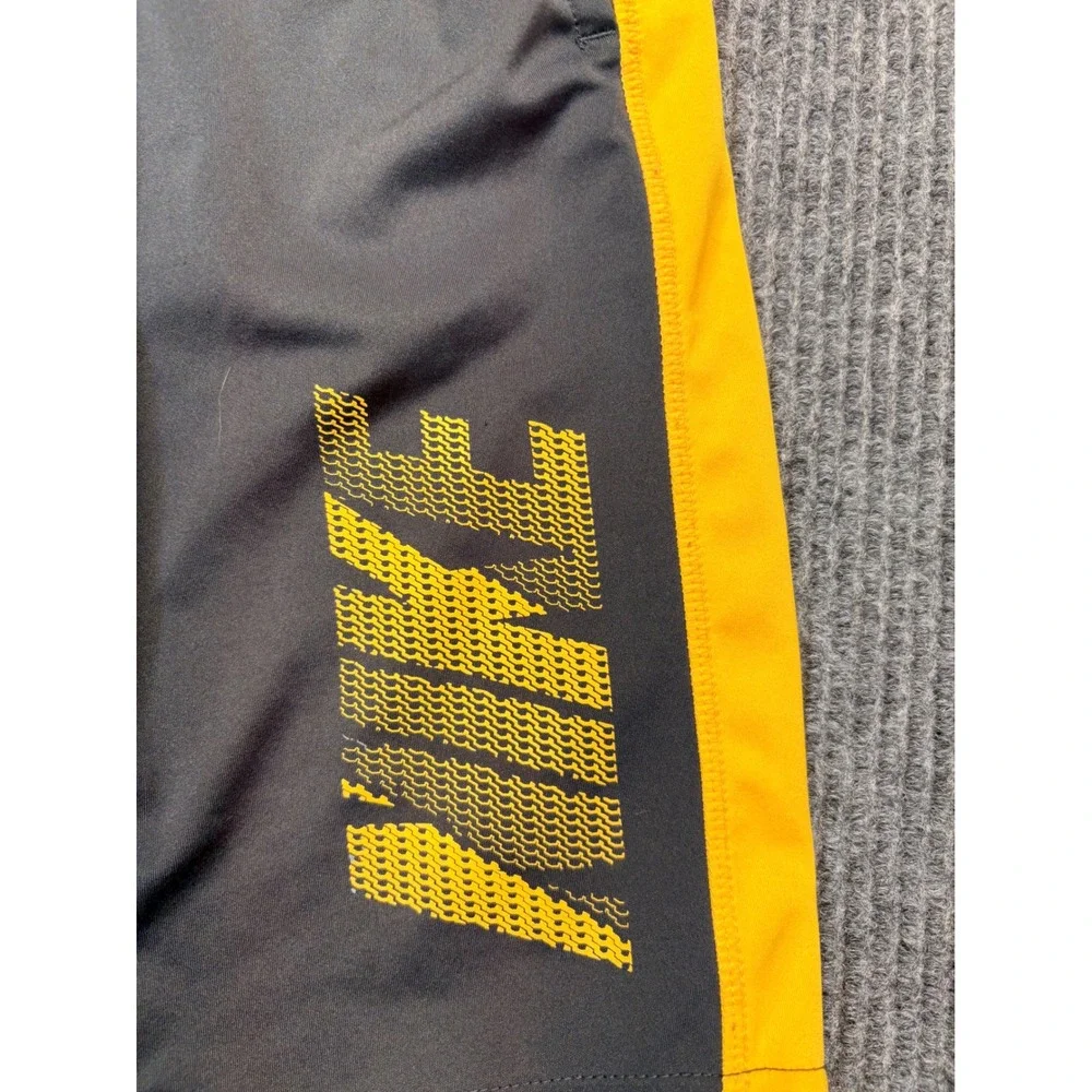 Adidas Gray T-Shirt & Nike Dri-FIT Black Yellow Shorts Set Kids Medium M 10-12